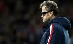 Le sélectionneur du XV de France Fabien Galthié juste avant le coup d'envoi du match du Tournoi des six nations contre l'Italie le 25 février 2024 à Villeneuve-d'Ascq
