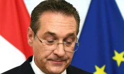 Le vice-chancelier d'extrĂȘme droite autrichien et chef du parti FPĂ Heinz-Christian Strache a annoncĂ©, le 18 mai 2019 lors d'une confĂ©rence de presse Ă Vienne, sa dĂ©mission aprĂšs la rĂ©vĂ©lation d'une tentative de compromission en lien avec la Russie.