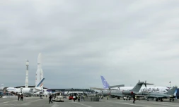 Derniers préparatifs avant la 55e édition du salon Le Bourget près de Paris, le 15 juin 2025