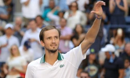Le N.2 mondial Daniil Medvedev après sa victoire sur le Néerlandais Botic van de Zandschulp en quarts de finale de l'US Open le 7 septembre 2021