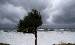 Mer agitée à l'approche d'un cyclone sur l'ßle de La Réunion, le 20 février 2023
