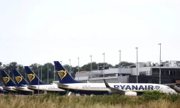 Des avions de la compagnie Ryanair à l'aéroport de Charleroi, le 24 juin 2022 en Belgique