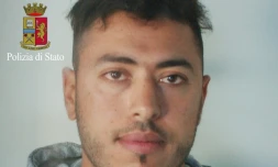 Anis Hanachi, frère de l'assaillant de Marseille, après son arrestation à Ferrara en Italie, dans une photo diffusée par la police italienne