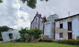 Photo obtenue auprès de Dominic De Sagon Asa montrant l'église de Santa Maria de Mayan, effondrée après des séismes qui ont frappé des îles du Nord des Philippines, le 27 juillet 2019