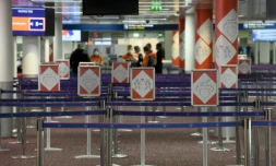 Consignes sanitaires à l'aéroport Roissy-Charles de Gaulle le 18 mars 2021