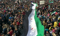 Vue aérienne d'une manifestation à Idleb pour marquer les dix ans du soulèvement en Syrie, le 15 mars 2021