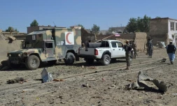 Des forces de sécurité afghanes sur les lieux d'un attentat suicide revendiqué par les talibans, le 7 juillet 2019 à Ghazni