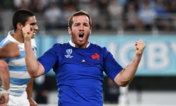 Le demi d'ouverture Camille Lopez exulte aprĂšs la victoire du XV de France face Ă l'Argentine au Mondial, le 21 septembre 2019 Ă Tokyo
