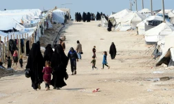 Des familles de déplacés dans le camp d'al-Hol, dans le nord-est de la Syrie, le 28 mars 2019
