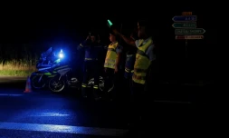 Barrage de police près du site où une voiture a foncé sur une pizzeria à Sept-Sorts en Seine-et-Marne, le 14 août 2017