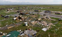 Vue aérienne des dégùts causés par l'ouragan Laura, le 27 août 2020 à Lake Charles, en Louisiane