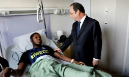Le président François Hollande visite Théo Luhaka, à l'hôpital Robert-Ballanger, à Aulnay-sous-bois, le 7 février 2017