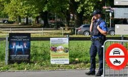 Un policier sécurise les lieux après une fusillade lors d'une rave-party à Aarau, dans le nord de la Suisse, le 30 août 2026