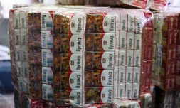 Des paquets de cigarettes de contrebande saisis et stockés à Paternieki, le 8 février 2021 à la frontiÚre entre le Bélarus et la Lettonie