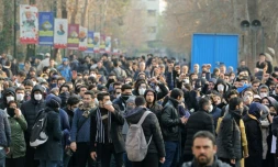 Des étudiants iraniens protestent contre la gestion du gouvernement iranien du crash d'un avion ukrainien, le 14 janvier 2020, à Téhéran