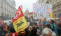Mobilisation de cheminots devant le Sénat, à Paris, le 29 mai 2018
