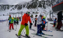 Des skieurs dans la station de Porté-Puymorens, dans les Pyrénées-Orientales, le 3 janvier 2024