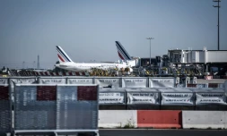 Un avion mis à l'écart à Roissy Charles-de-Gaulle prÚs de Paris pour suspicion d'engin explosif (illustration)