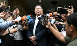 Le Premier ministre thaïlandais par intérim, Phumtham Wechayachai, s'adresse aux médias à la Maison du gouvernement à Bangkok, le 3 juillet 2025