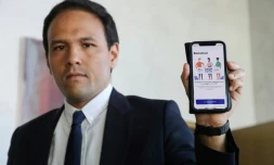 Le secrétaire d'Etat au numérique Cédric O présente l'application StopCovid, à Paris le 29 mai 2020