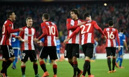 Les joueurs de l'Athletic Bilbao célÚbrent le but de Sabin Merino en 16e de finale retour d'Europa League contre l'Olympique de Marseille, le 25 février 2016 à Bilbao