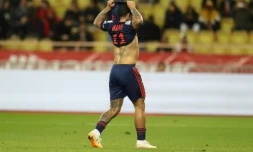 L'attaquant de Lyon Memphis Depay après avoir manqué un penalty contre Monaco, le 24 février 2019 à Louis-II