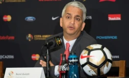 Le président de la Fédération américaine de football Sunil Gulati, le 24 juin 2016 à New York