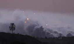 Photo des bombardements sur le nord de la bande de Gaza prise depuis la ville israélienne de Sdérot le 29 octobre 2023