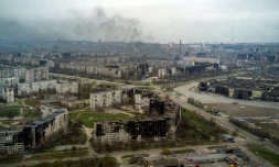 Vue aérienne le 12 avril 2022 de Marioupol, port stratégique pilonné par l'armée russe