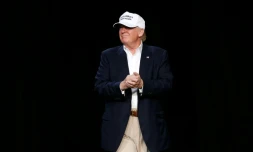 Le candidat républicain à la Maison Blanche Donald Trump s'adresse à ses partisans, le 19 août 2016 à Diamondale (Michigan)