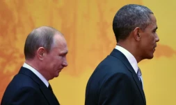 Le président russe Vladimir Poutine et le président américain Barack Obama au sommet de l'Apec, le 11 novembre 2014 au Lac Yanki, au nord de Pékin