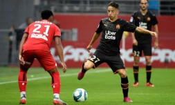 Le joueur de Marseille Maxime Lopez (d) lors du match nul 0-0 Ă Dijon le 24 septembre 2019