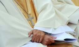 Le prĂ©sident de la Commission indĂ©pendante qui enquĂȘte sur la pĂ©docriminalitĂ© dans l'Eglise de France depuis les annĂ©es 1950 a jugĂ© mardi que le nombre de victimes pourrait atteindre "au moins 10.000", selon une estimation encore provisoire