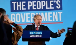 Le Premier ministre britannique Boris Johnson célèbre sa victoire aux élections législatives le 13 décembre 2019 dans le centre de Londres