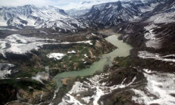 Une vue de la vallée des geysers sur la péninsule du Kamchatka, dans l'Extrême-Orient russe, en juin 2007