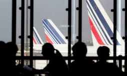 Le conflit salarial à Air France, dans l'impasse aprÚs une négociation "tendue" avec les pilotes, conduit la compagnie à annuler 30% des vols samedi, jour de départs en vacances et d'une cinquiÚme grÚve.