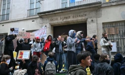 L'entrée du lycée Sophie-Germain à Paris, bloquée le 9 octobre 2026