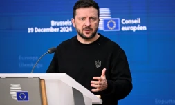 Le président ukrainien Volodymyr Zelensky lors d'une conférence de presse à Bruxelles, le 19 décembre 2024
