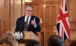 Le nouveau Premier ministre britannique Keir Starmer lors d'une conférence de presse, aprÚs son premier conseil des ministres, le 6 juillet 2024 au 10, Downing Street, à Londres