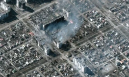 image satellite fournie par Maxar Technologies montrant des immeubles détruits à Marioupol, le 22 mars 2022 en Ukraine