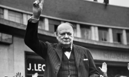 Le Premier ministre britannique Winston Churchill, qui a dirigé le Royaume-Uni pendant la Seconde Guerre mondiale et a mené la résistance au nazisme