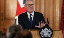 Le Premier ministre britannique Keir Starmer s'exprime lors d'une conférence de presse à Londres le 15 juin 2026