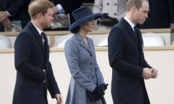 Le prince Harry, le prince Wiliam et sa femme Kate lors d'une messe à Londres le 9 mars 2017