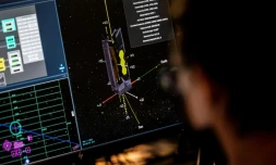 Une représentation du télescope James Webb sur l'écran d'un ingénieur du Space Telescope Science Institute, à Baltimore le 3 décembre 2021