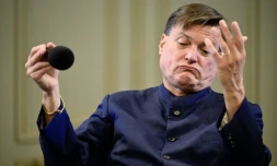 Le chef d'orchestre allemand Thielemann, lors d'une conférence de presse à Berlin, le 27 septembre