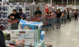 Dans un magasin Costco à Burbank, en Californie, le 6 mars 2020