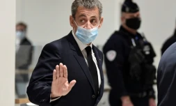 L'ancien président Nicolas Sarkozy quitte le tribunal de Paris le 26 novembre 2020