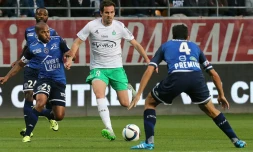 Le milieu de Saint-Etienne Benjamin Corgnet (c) face à Troyes, le 23 septembre 2015 au stade de l'Aube