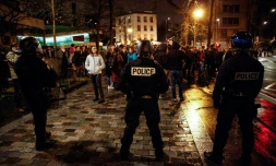 Les forces de l'ordre évacuent quelque 200 étudiants de la Sorbonne à Paris, le 12 avril 2018