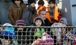 Des migrants à leur arrivée le 8 février 2016 à Lesbos